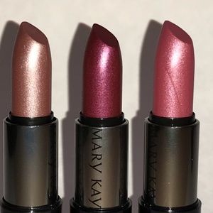 HOST PICK!!! Mary Kay Cream Lipstick